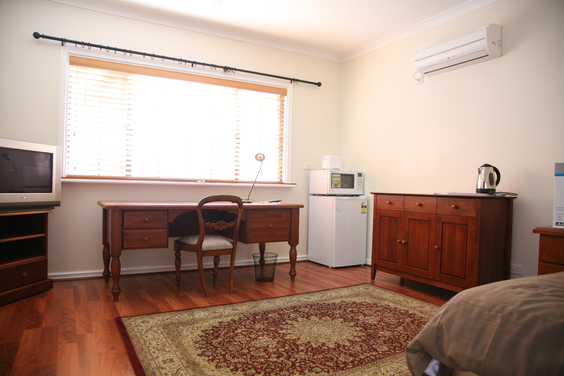 Week-long (6 nights) Writing Retreat at a cabin at KSP Writers’ Centre + KSP annual membership